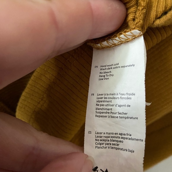 Cold shoulder top - Picture 3 of 4